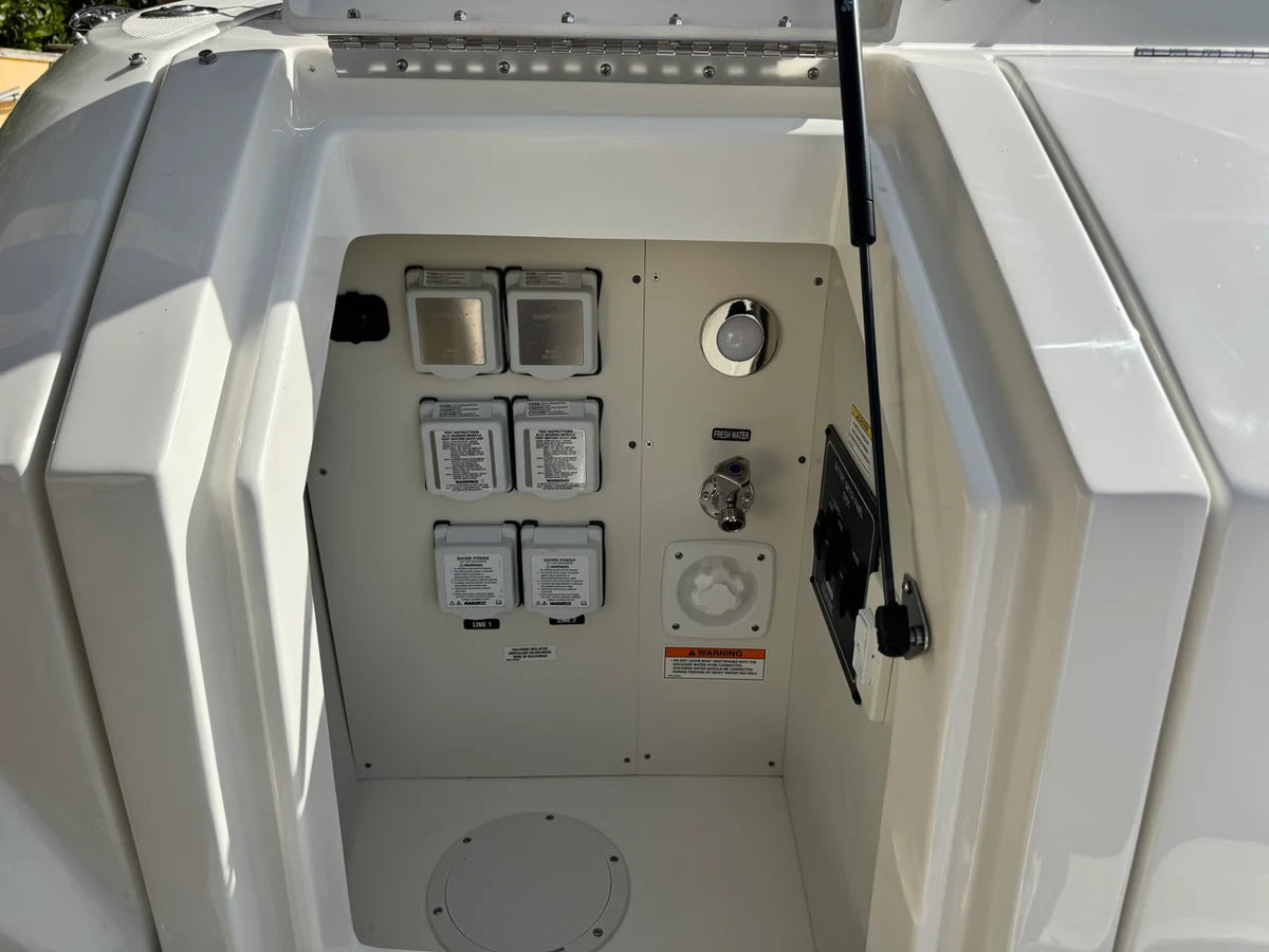 2027 Sea Ray Sundancer 320 Outboard 32.0 feet, Pompano Beach, Florida #10