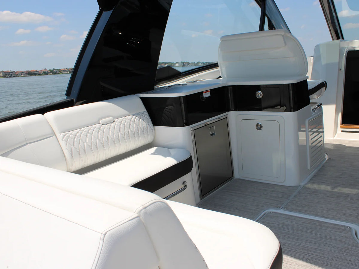 2026 Sea Ray Sundancer 370 Outboard 37.0 feet, Seabrook, TX #82