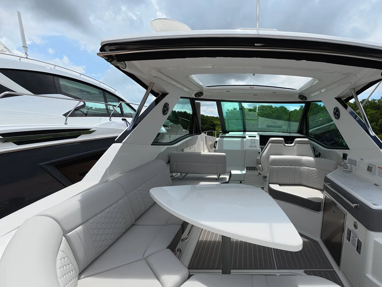 2026 Sea Ray Sundancer 320 Outboard 32.0 feet, Clearwater, Florida #23