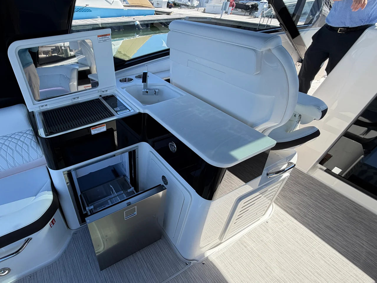 2026 Sea Ray Sundancer 370 Outboard 37.0 feet, Grasonville, MD #18