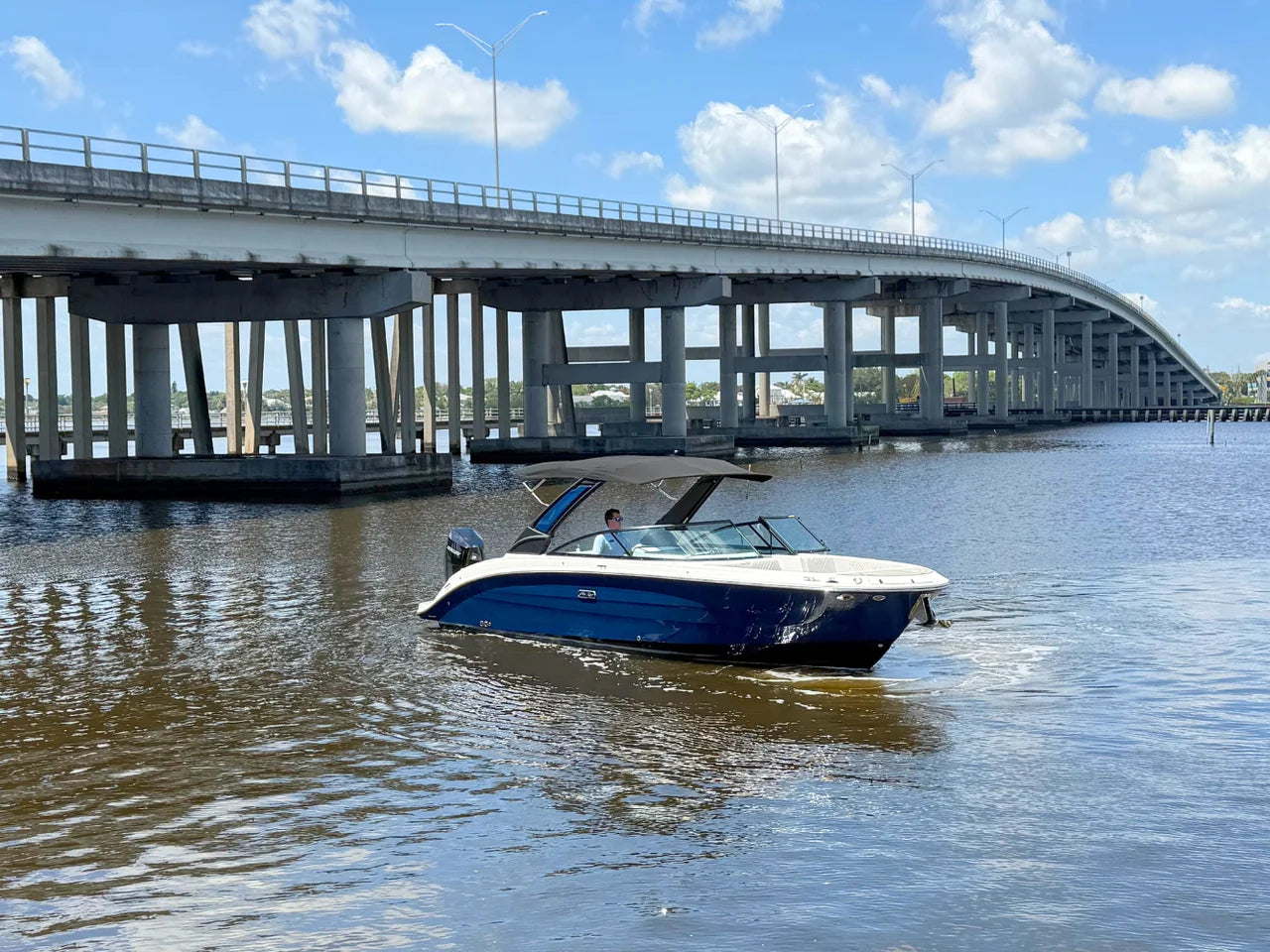 2025 Sea Ray 270 SDX OB 27.0 feet, Stuart, Florida #5