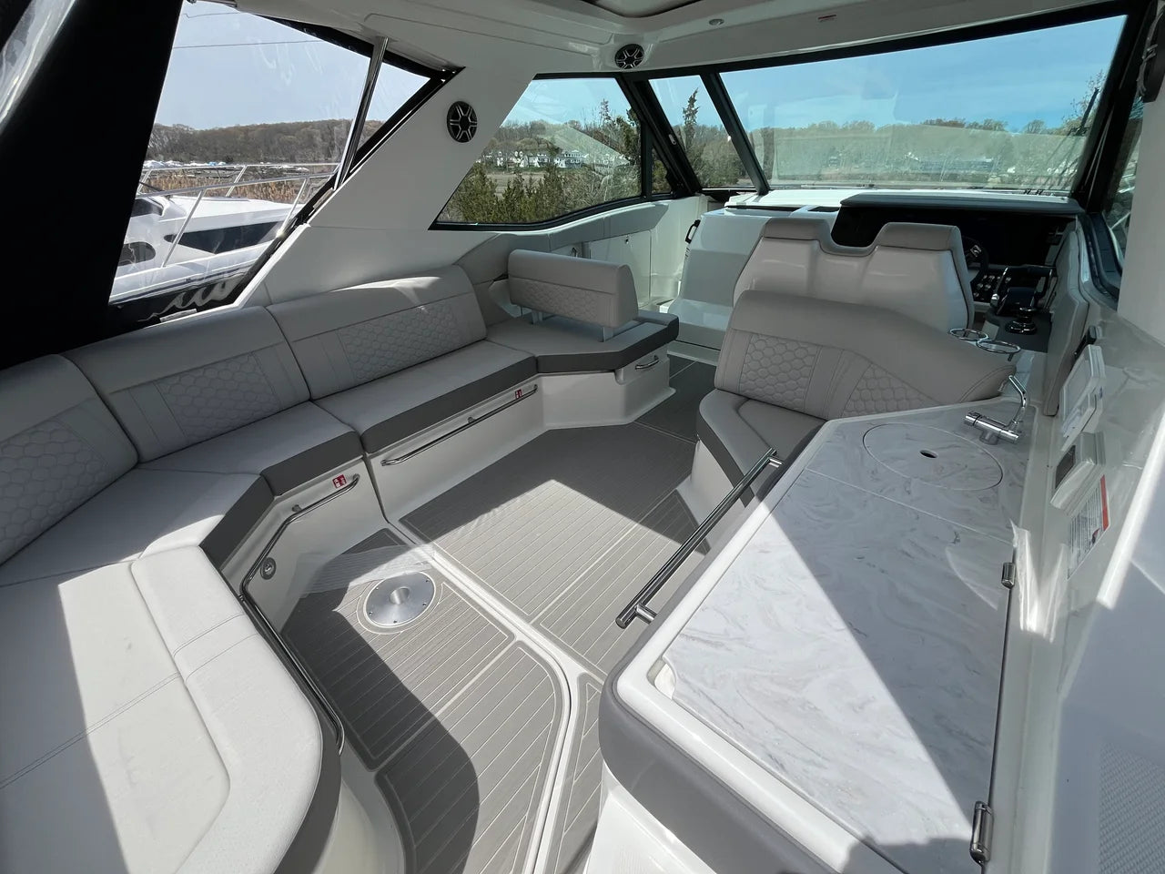 2026 Sea Ray Sundancer 320 Outboard 32.0 feet, Westbrook, Connecticut #5