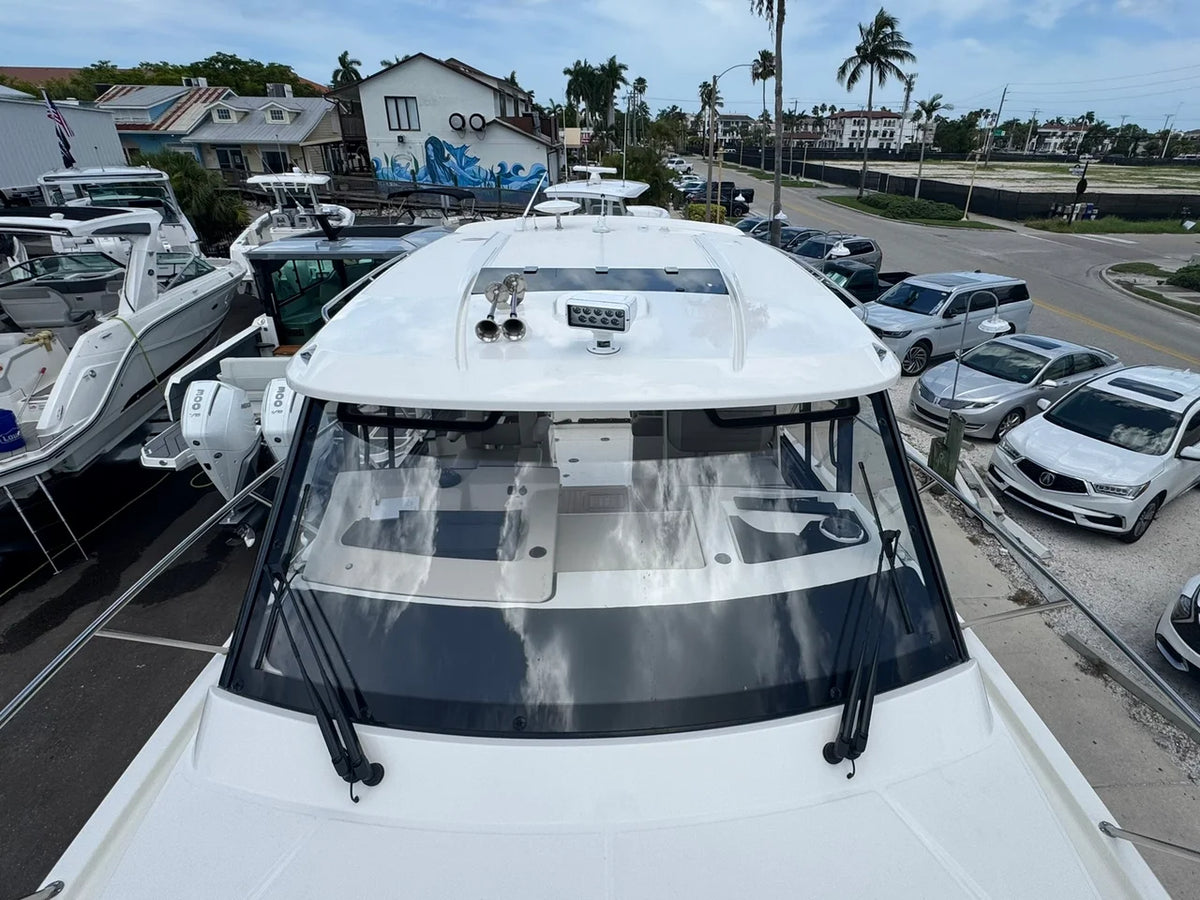 2025 Boston Whaler 365 Conquest 36.0 feet, Naples, Florida #70