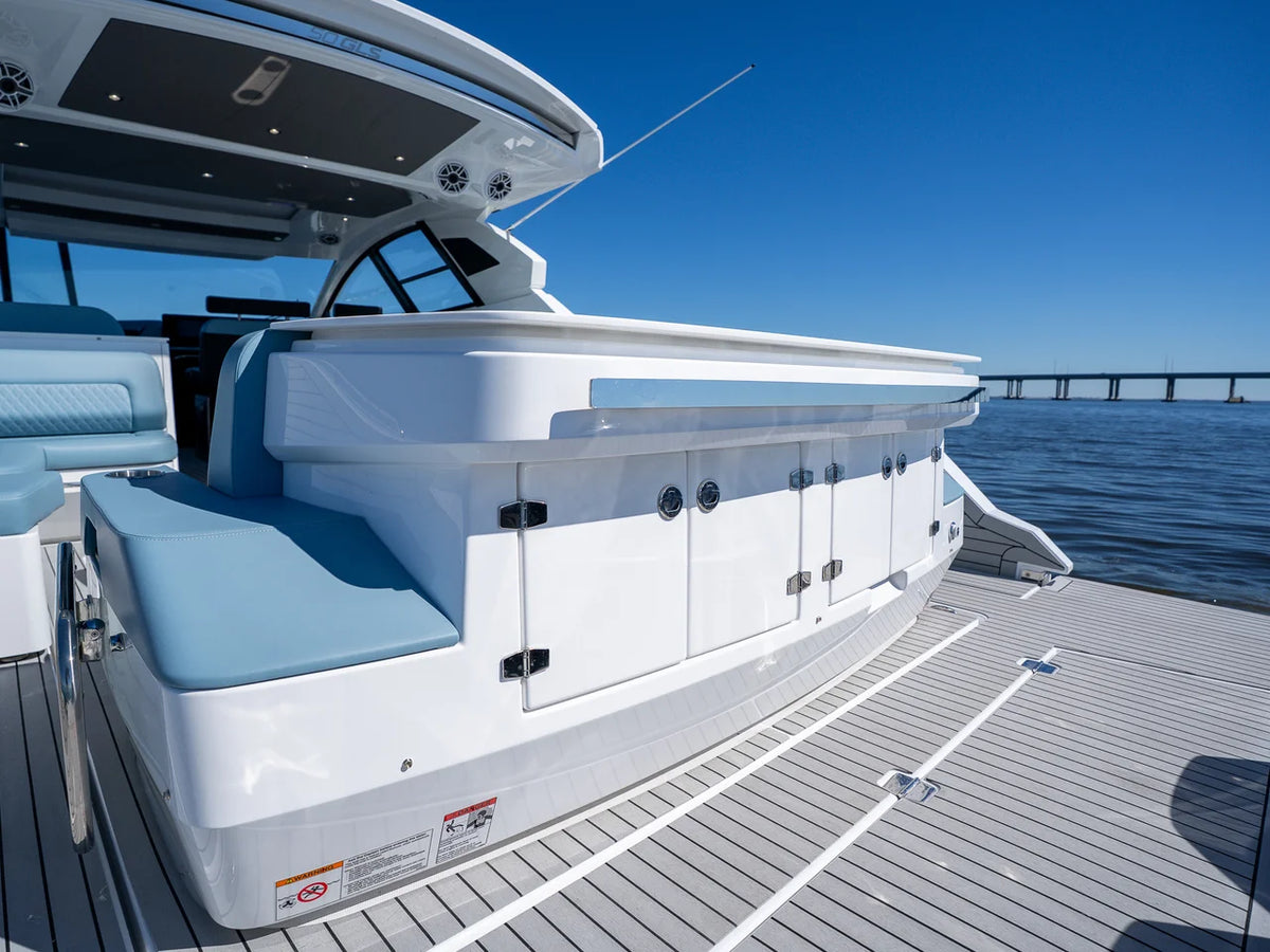 2027 Cruisers Yachts 50 GLS OB 50.0 feet, Clearwater, Florida #18