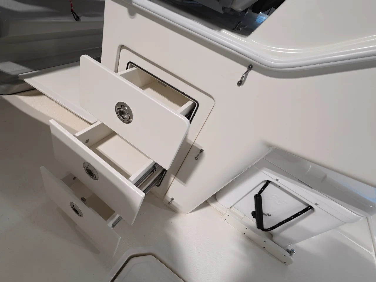 2026 Boston Whaler 330 Outrage 33.0 feet, Norwalk, Connecticut #18