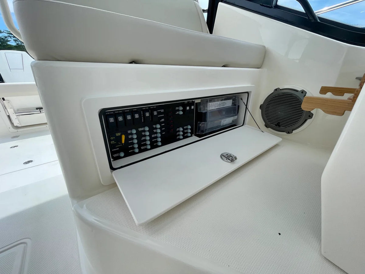 2026 Boston Whaler 325 Conquest 32.0 feet, Danvers, Massachusetts #12