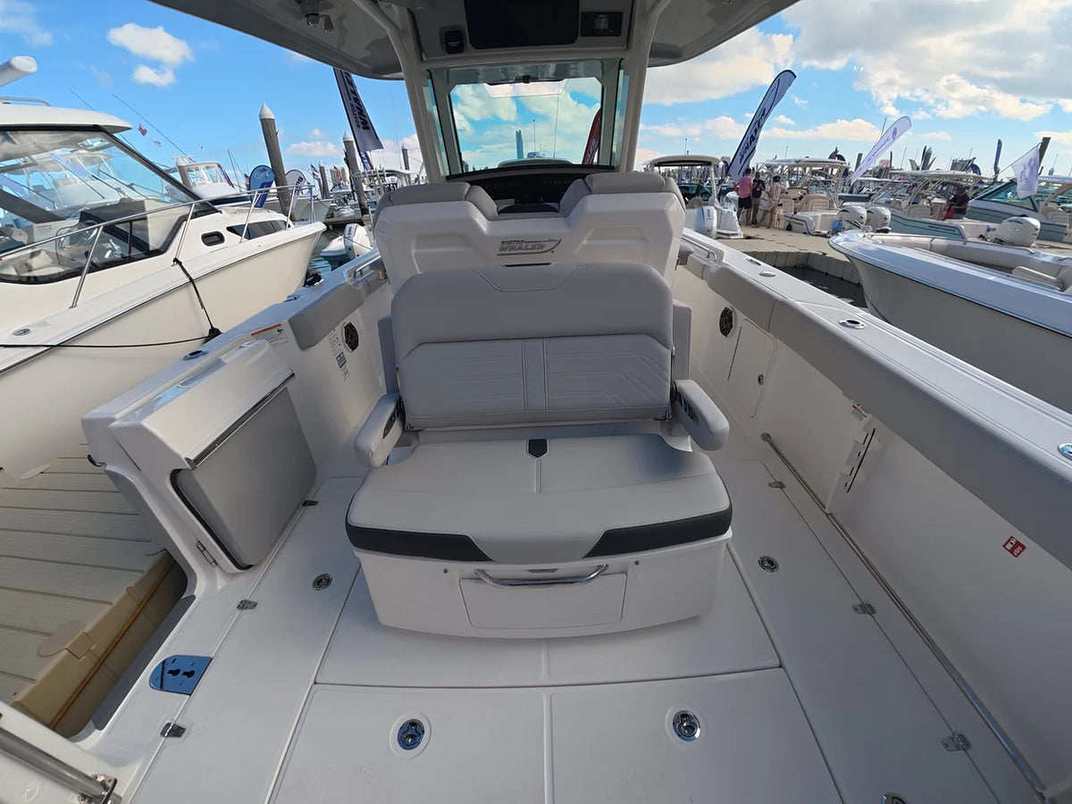 2027 Boston Whaler 330 Outrage 33.0 feet, Ocean View, NJ #10