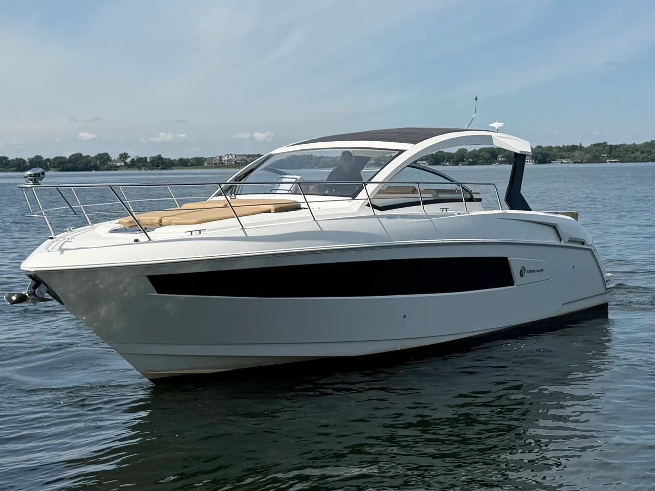 2015 Cruisers Yachts 390 EXPRESS COUPE 39.0 feet, Excelsior, Minnesota #1