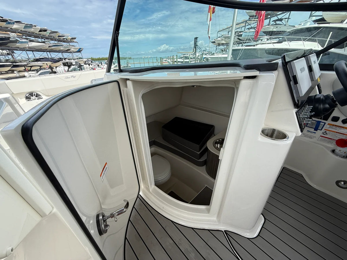 2025 Sea Ray SDX 270 Outboard 300.0 feet, Sarasota, FL #24