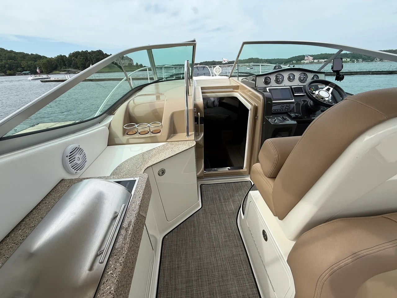 2016 Sea Ray 330 SUNDANCER 33.0 feet, Lake Ozark, MO #22