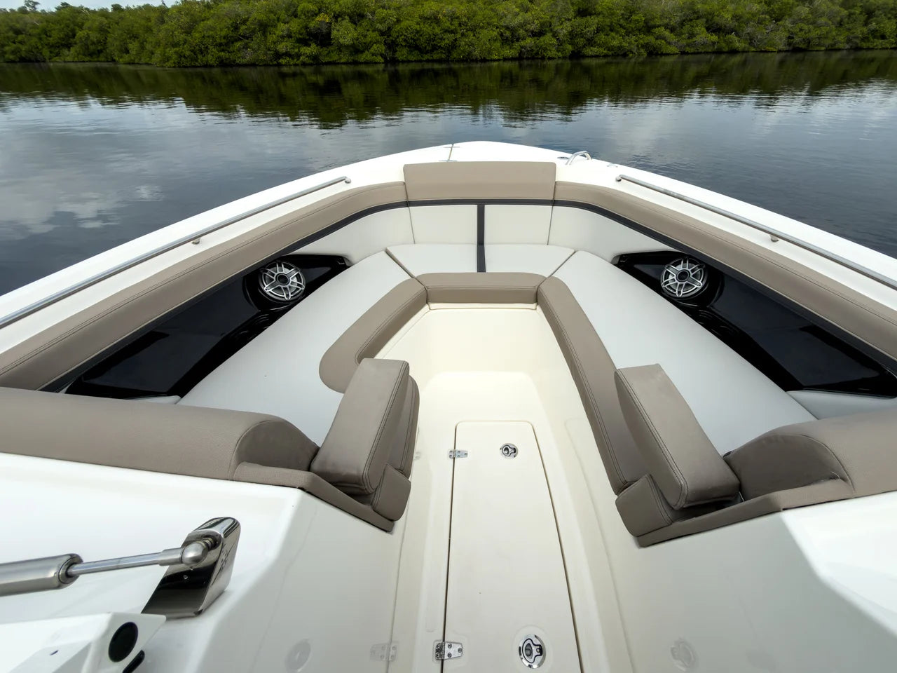 2027 Boston Whaler 330 Vantage 33.0 feet, Fort Myers, FL #23