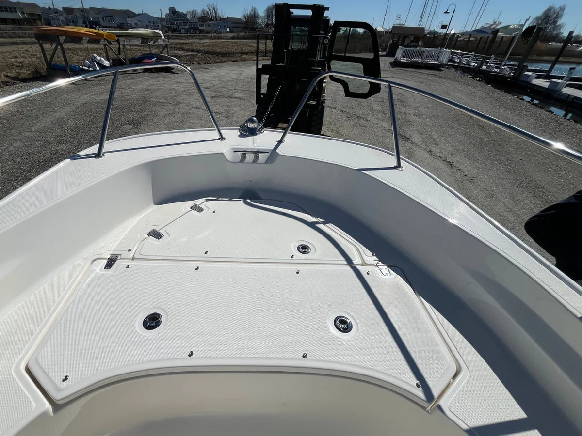2026 Boston Whaler 170 Montauk 17.0 feet, Westbrook, Connecticut #17