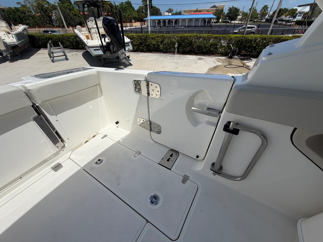 2027 Boston Whaler 280 Vantage 28.0 feet, Stuart, Florida #18