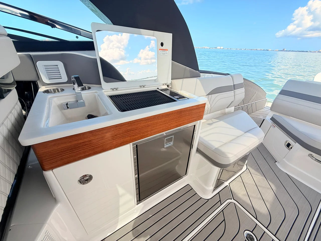 2027 Sea Ray SLX 360 Outboard 36.0 feet, St Petersburg, FL #40
