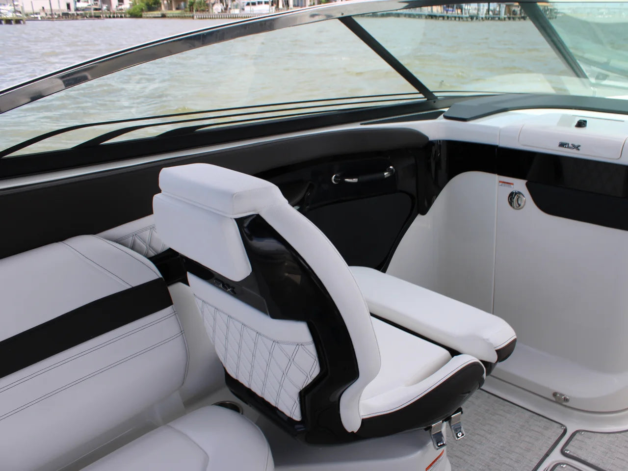 2027 Sea Ray SLX 280 Outboard 28.0 feet, Seabrook, TX #15