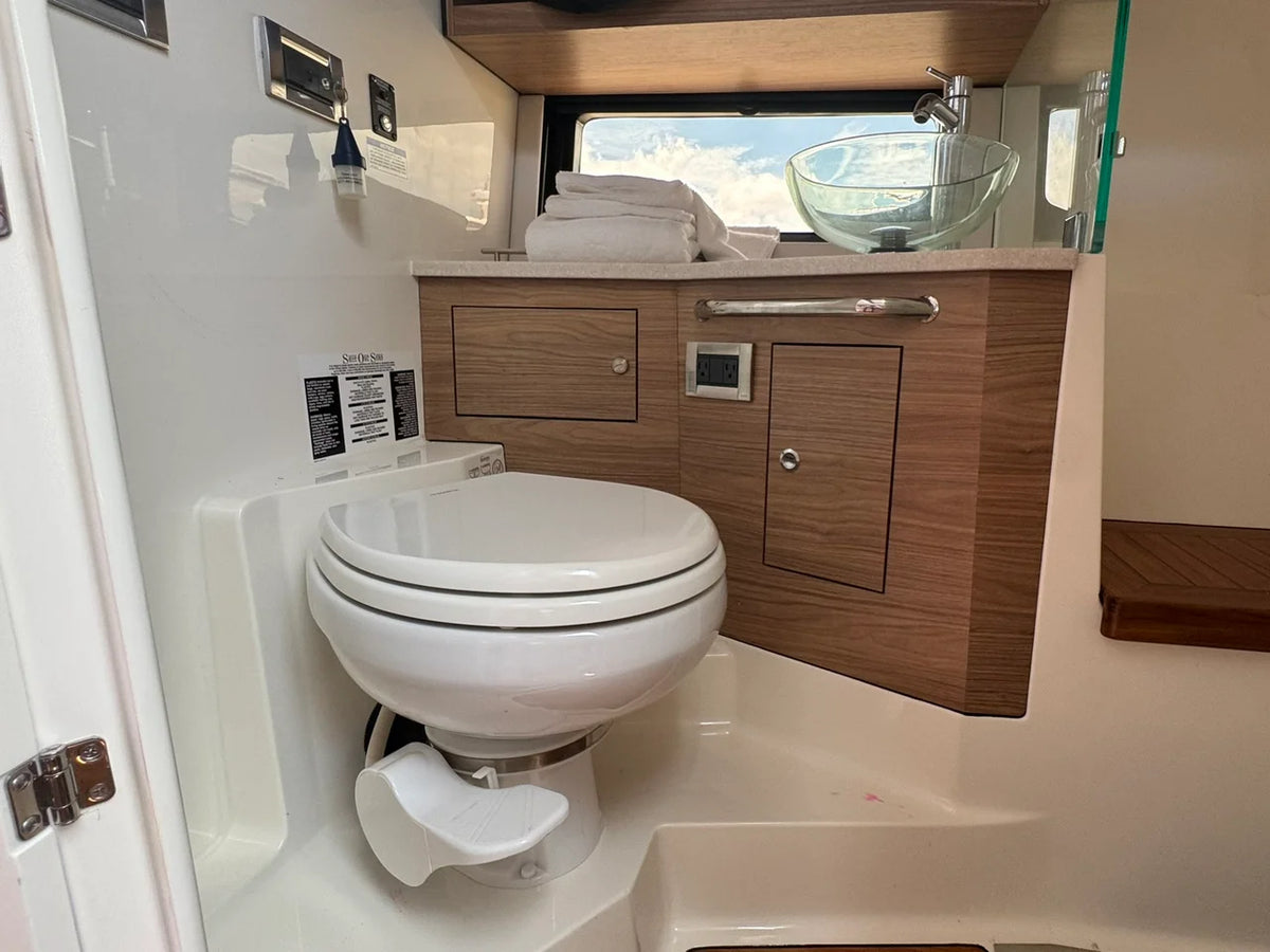 2025 Boston Whaler 365 Conquest 36.0 feet, Naples, Florida #65
