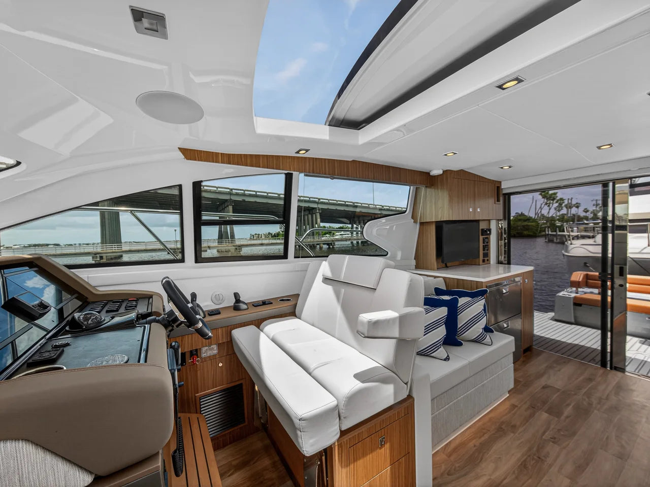 2026 Cruisers Yachts 46 Cantius 46.0 feet, Stuart, Florida #40