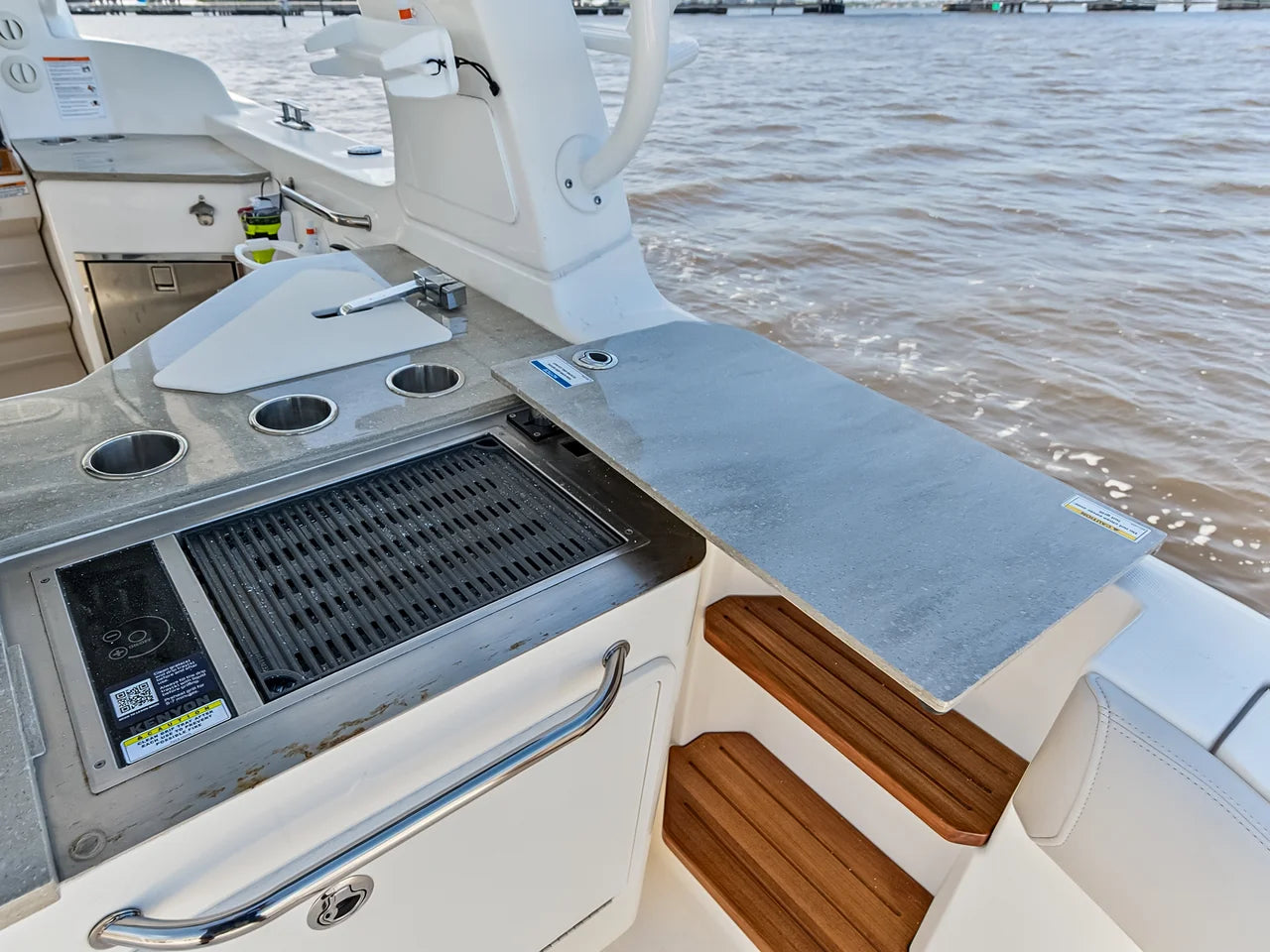 2025 Boston Whaler 350 REALM 35.0 feet, Stuart, Florida #63