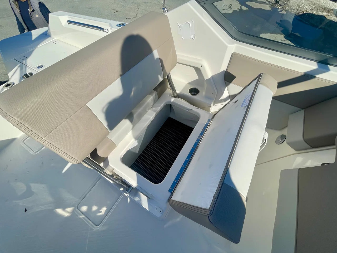 2026 Boston Whaler 210 Vantage 21.0 feet, Quincy, MA #9