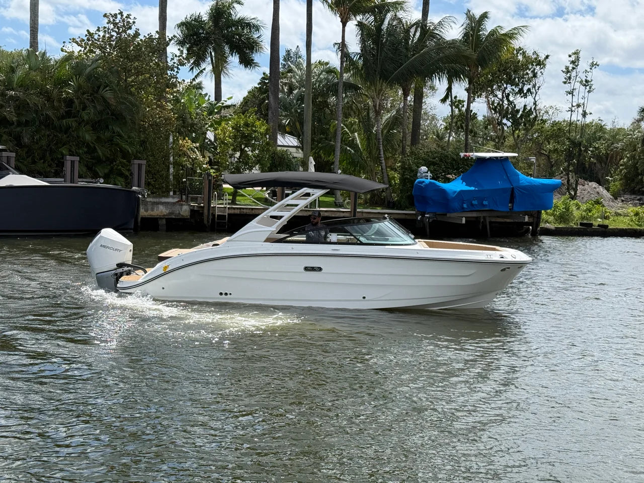 2026 Sea Ray SDX 250 Outboard 25.0 feet, Miami, FL #1