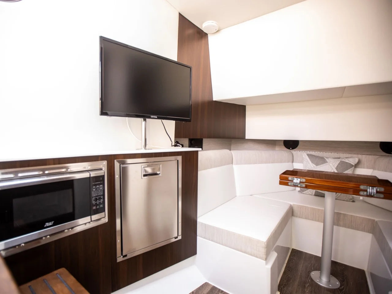 2024 Cruisers Yachts 38 GLS-OB SB 38.0 feet, Clearwater, Florida #64