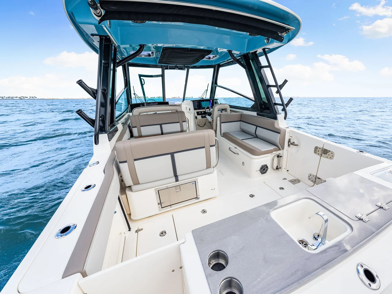 2026 Boston Whaler 330 Vantage 33.0 feet, Clearwater, Florida #36
