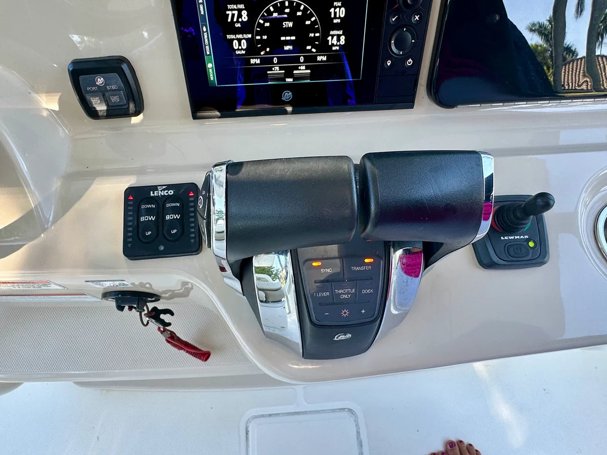2021 Boston Whaler 330 OUTRAGE 33.0 feet, Fort Myers, FL #28