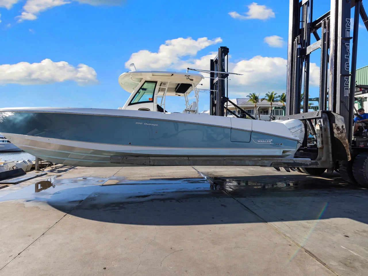 2014 Boston Whaler 350 OUTRAGE 35.0 feet, Naples, Florida #16