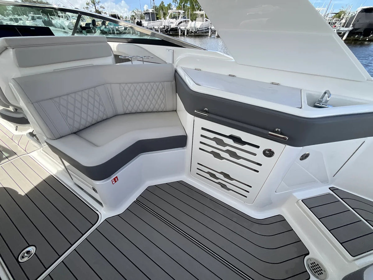 2027 Sea Ray SLX 310 Outboard 31.0 feet, Jacksonville Beach, Florida #11