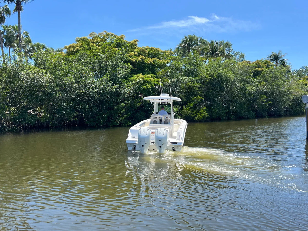 2019 Boston Whaler 250 OUTRAGE 25.0 feet, Naples, Florida #7