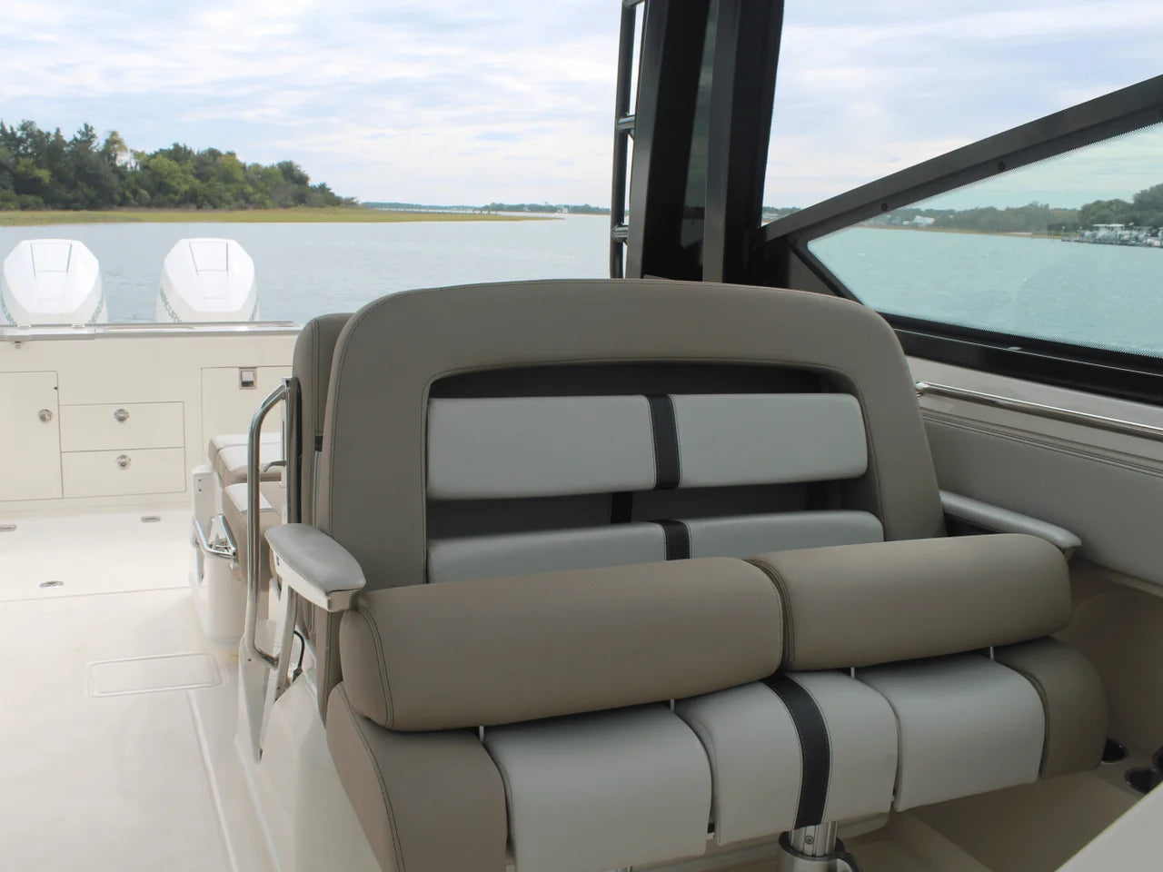 2026 Boston Whaler 330 Vantage 33.0 feet, Charleston, South Carolina #39