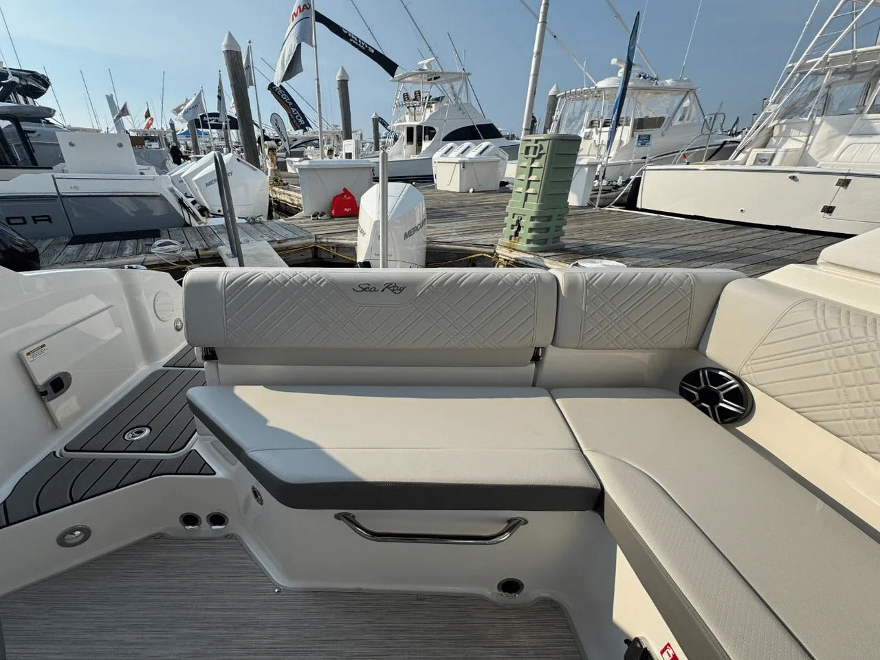 2026 Sea Ray SDX 230 Outboard 23.0 feet, Somers Point, New Jersey #9