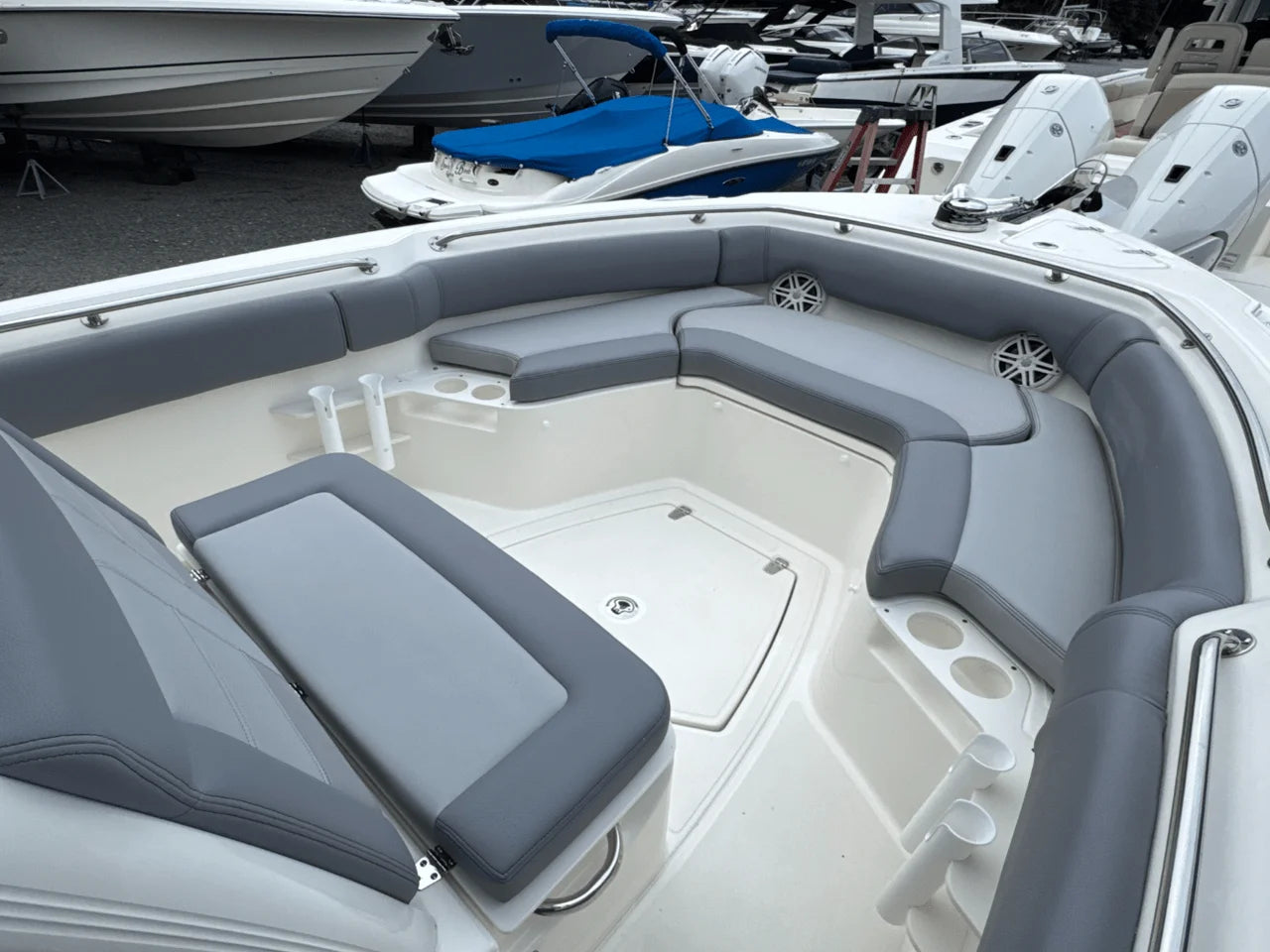 2026 Boston Whaler 230 Outrage 23.0 feet, Huntington, NY #39