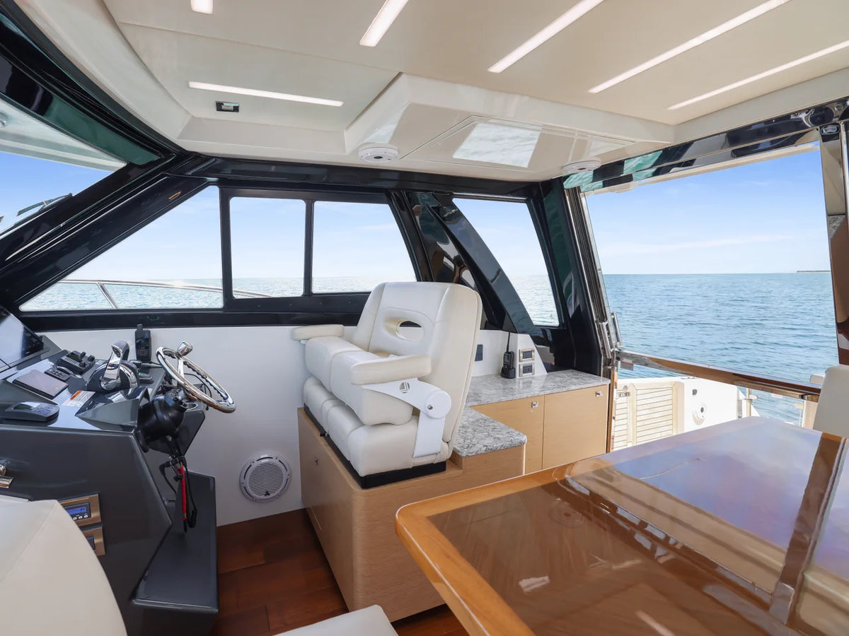 2021 Ocean Alexander 45 DIVERGENCE COUPE 45.0 feet, Lighthouse Point, FL #24
