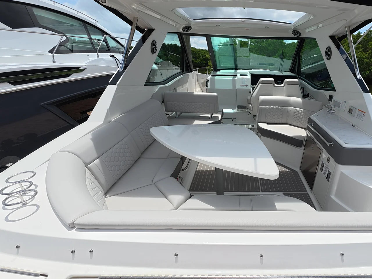 2026 Sea Ray Sundancer 320 Outboard 32.0 feet, Clearwater, Florida #24