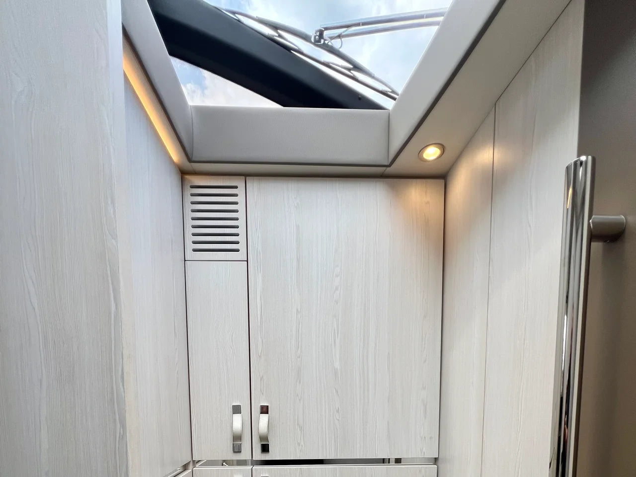 2019 Azimut 50 FLYBRIDGE 50.0 feet, Huntington, NY #57