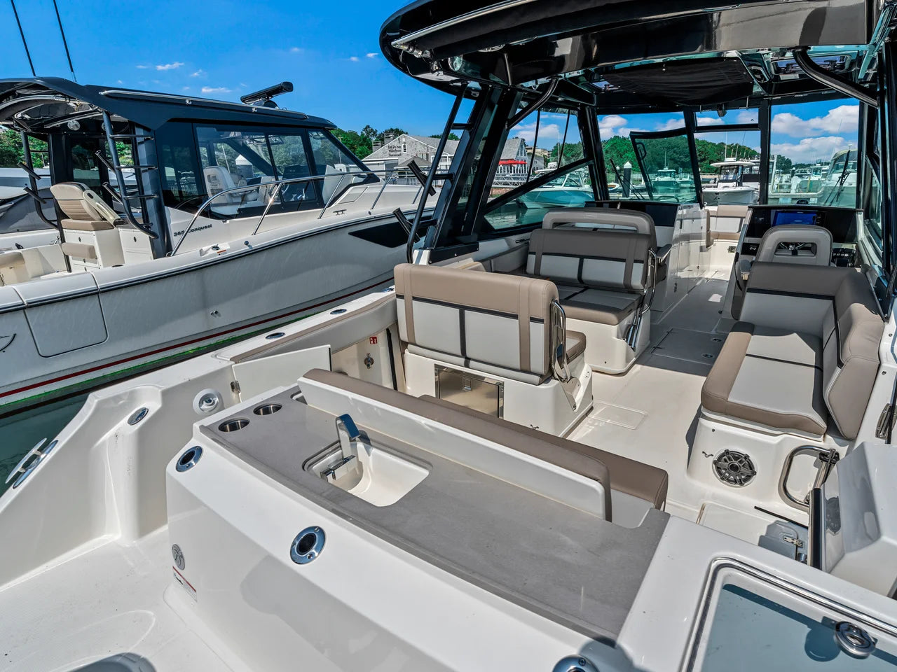 2026 Boston Whaler 330 Vantage 33.0 feet, Quincy, MA #7