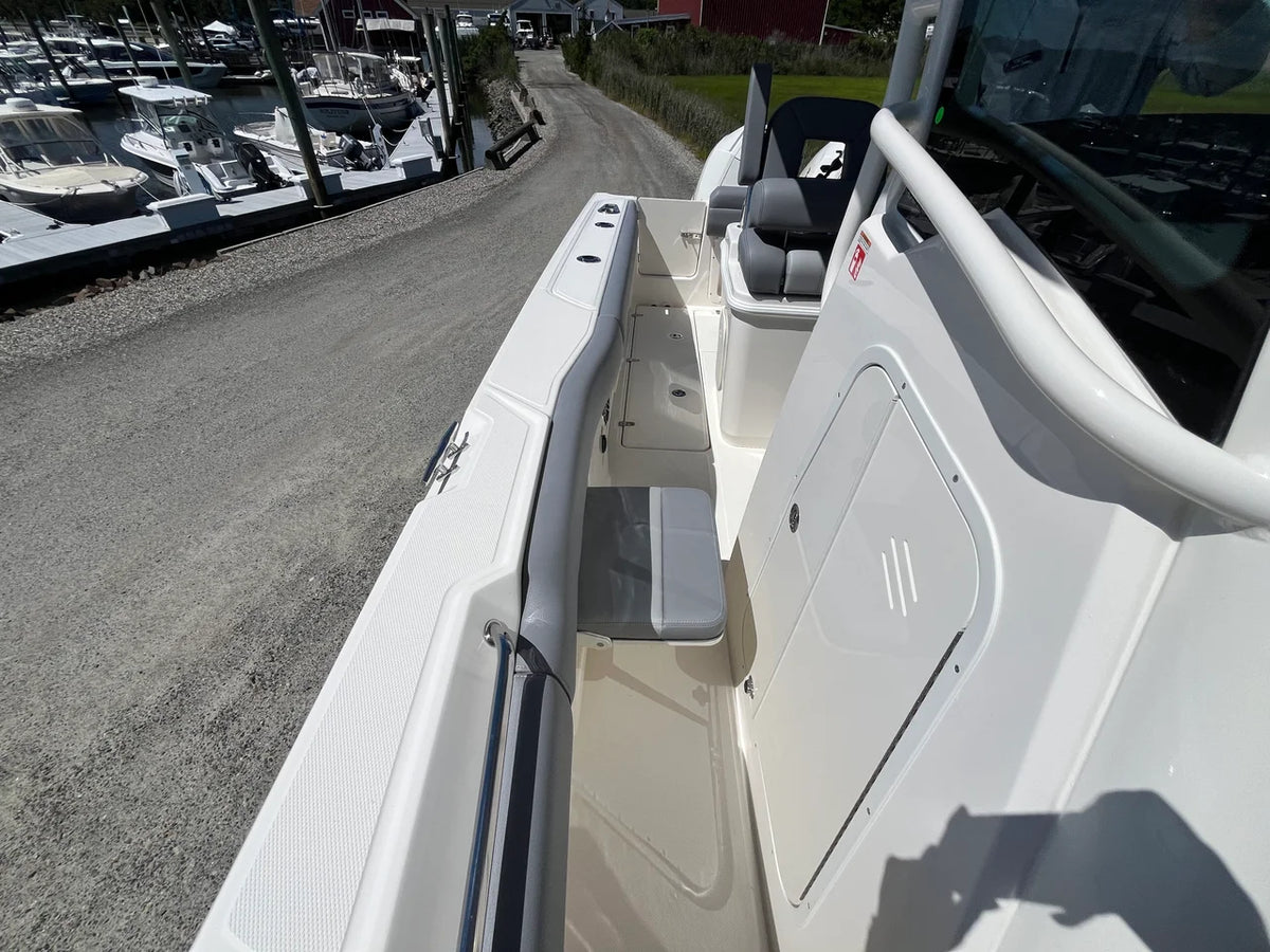 2026 Boston Whaler 250 Outrage 25.0 feet, Westbrook, Connecticut #11