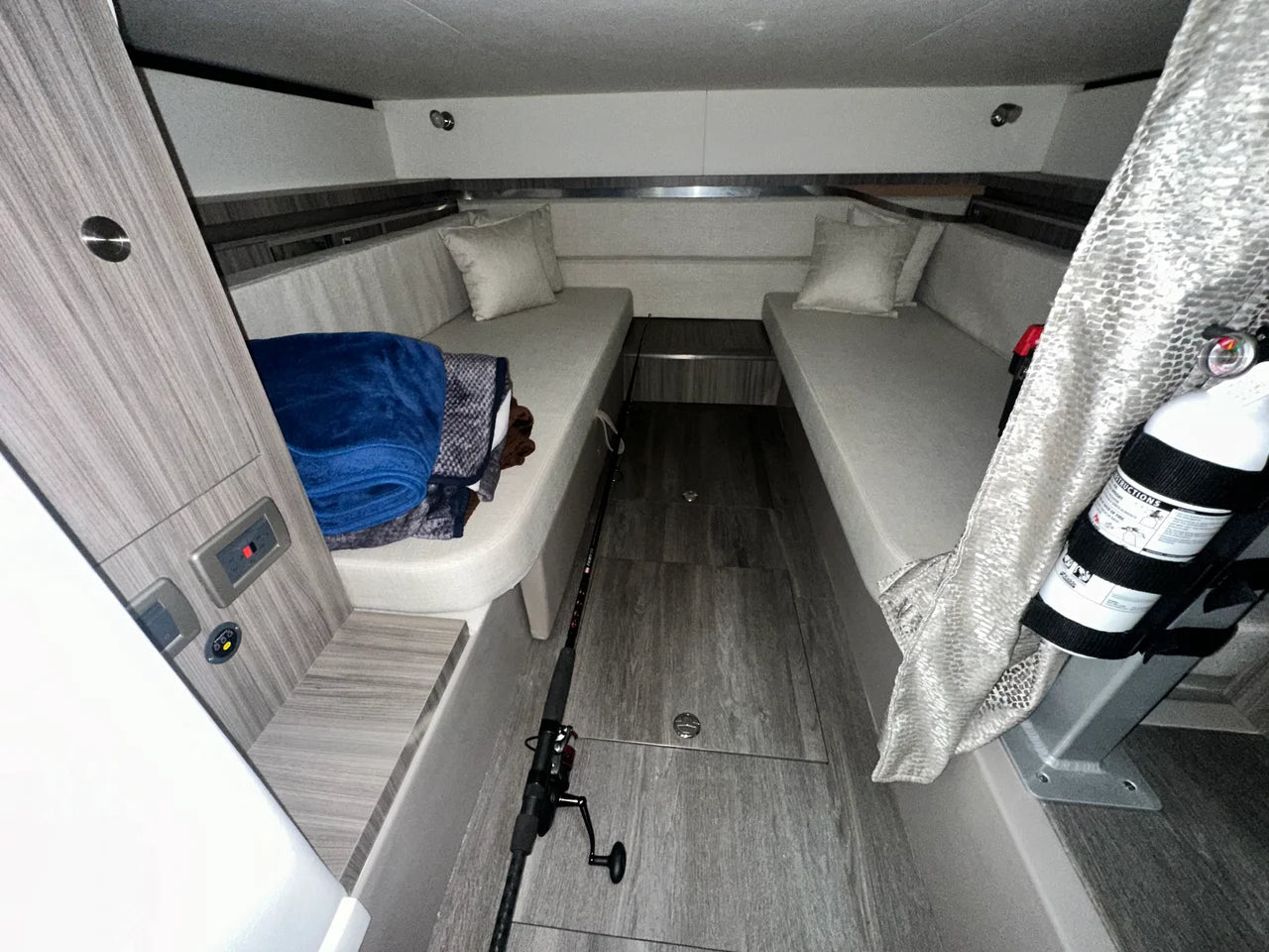 2024 Sea Ray 320 SUNDANCER OUTBOARD 32.0 feet, Danvers, Massachusetts #24