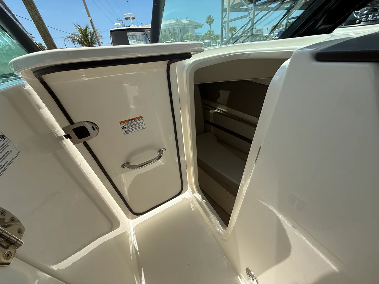 2025 Boston Whaler 330 Vantage 33.0 feet, Sarasota, FL #20