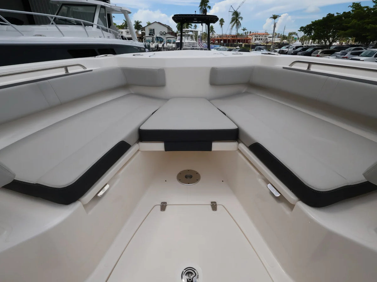2026 Boston Whaler 330 Outrage 33.0 feet, Naples, Florida #41