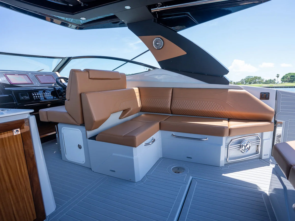 2027 Cruisers Yachts 38 GLS Outboard 38.0 feet, Miami, FL #18