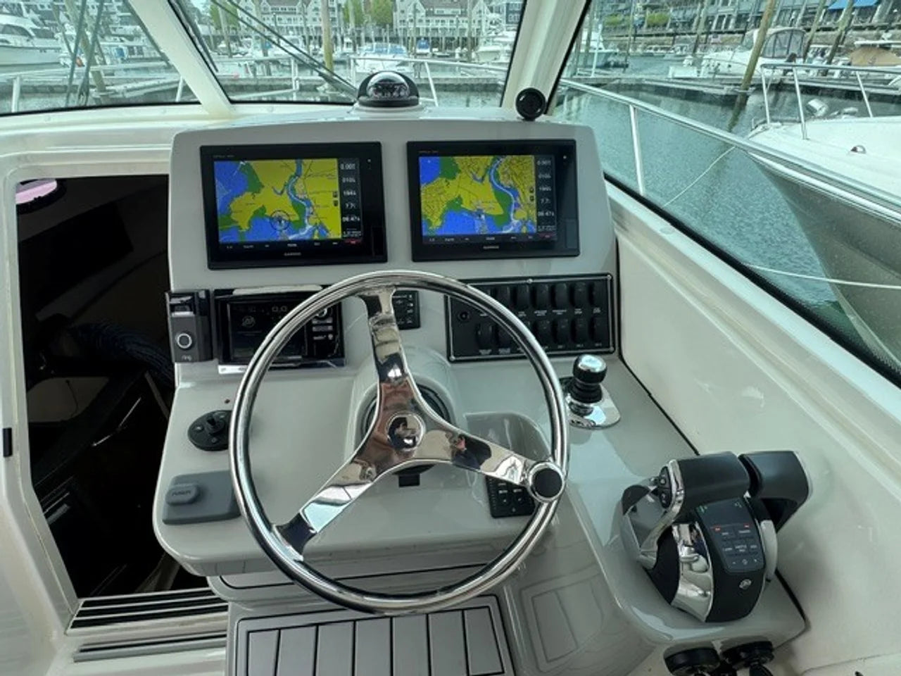 2016 Boston Whaler 315 CONQUEST 31.0 feet, Quincy, MA #18