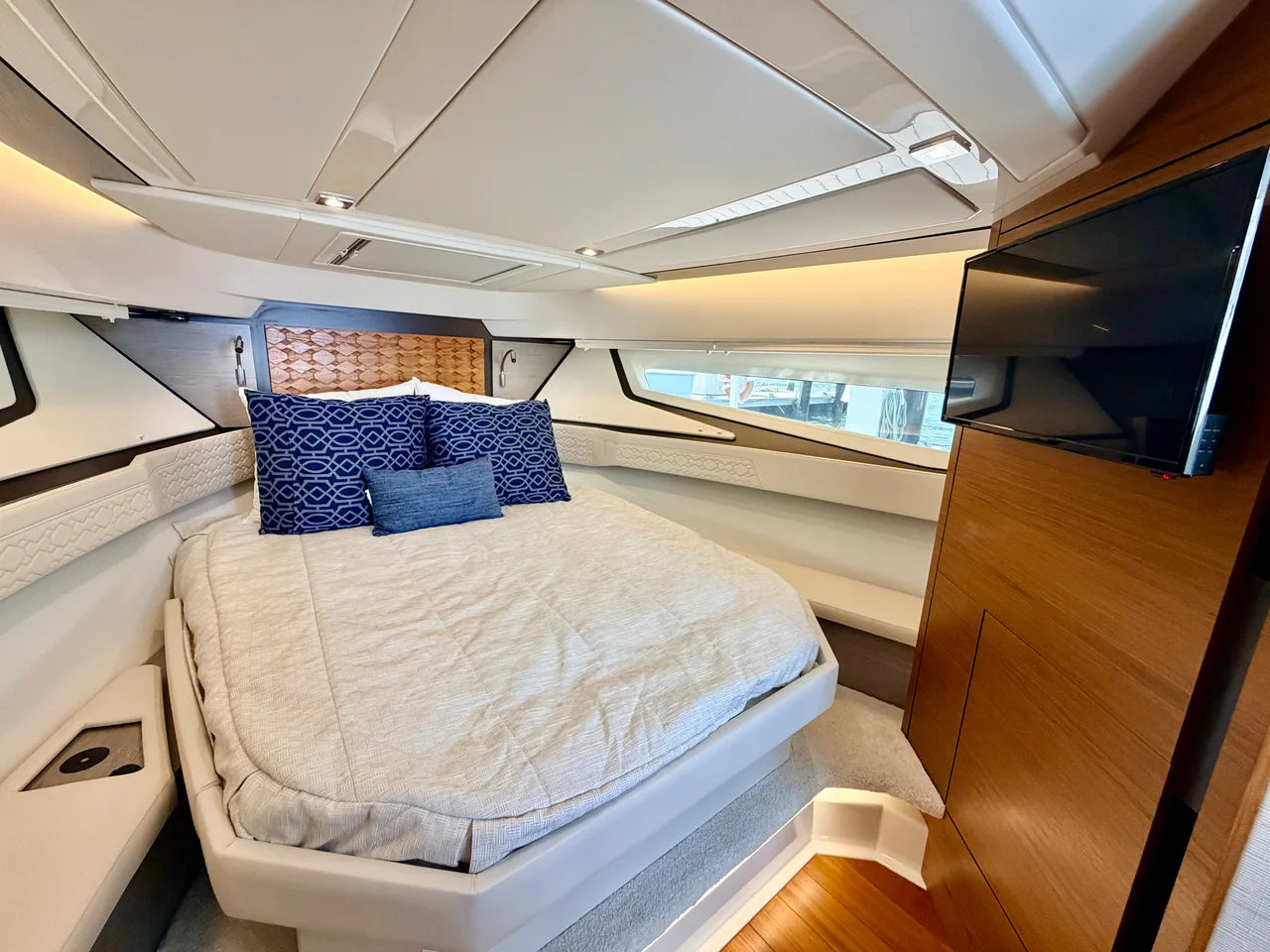 2022 Tiara Yachts 43 LE 43.0 feet, Jupiter, Florida #43