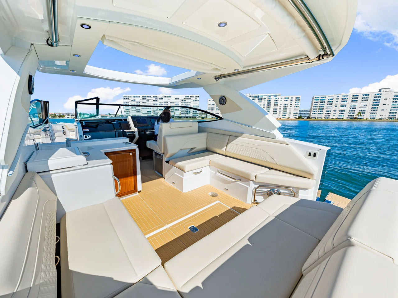 2026 Cruisers Yachts 38 GLS Outboard 38.0 feet, St Petersburg, FL #58