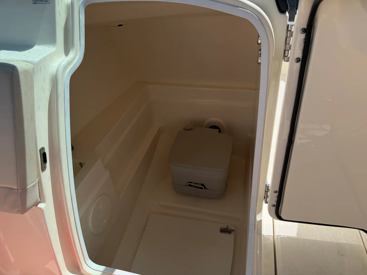 2017 Boston Whaler 230 VANTAGE 23.0 feet, Pensacola, Florida #36