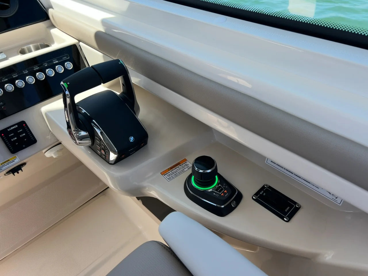 2026 Boston Whaler 330 Vantage 33.0 feet, Wrightsville Beach, North Carolina #23