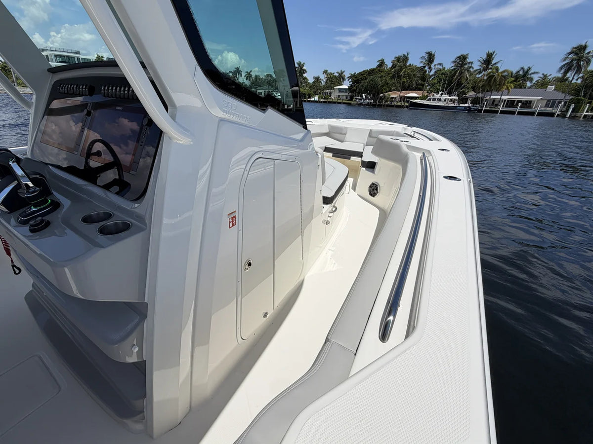 2026 Boston Whaler 330 Outrage 33.0 feet, Pompano Beach, Florida #47