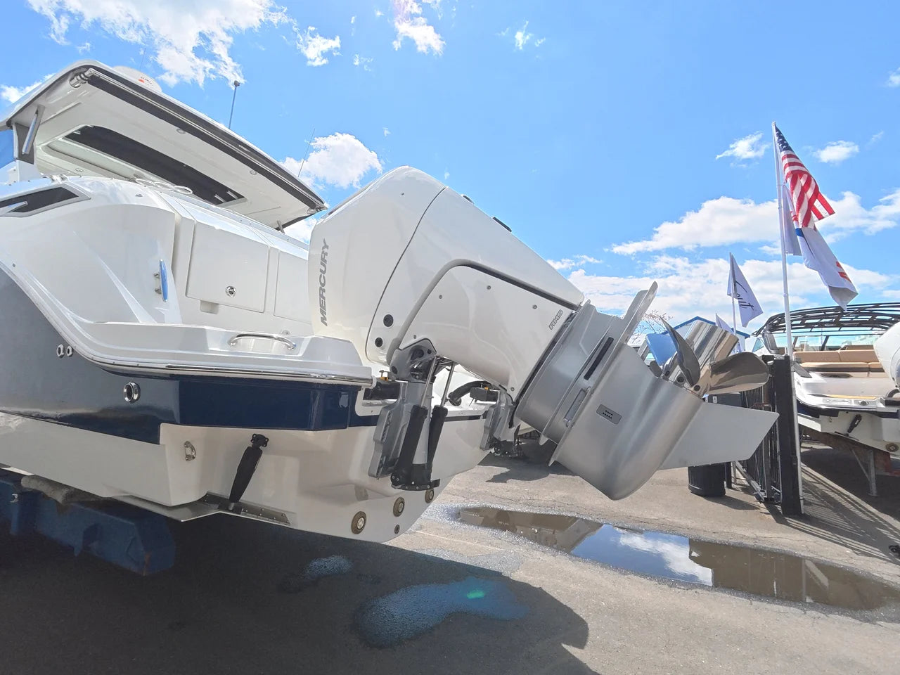 2026 Sea Ray Sundancer 320 Outboard 32.0 feet, Norwalk, Connecticut #4