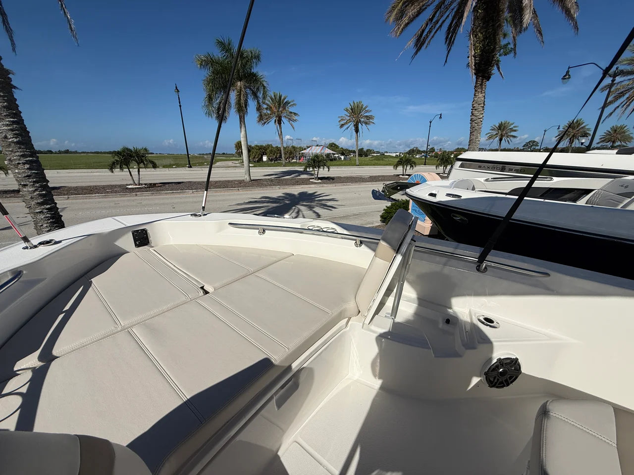 2027 Boston Whaler 250 Dauntless 25.0 feet, Venice, Florida #5
